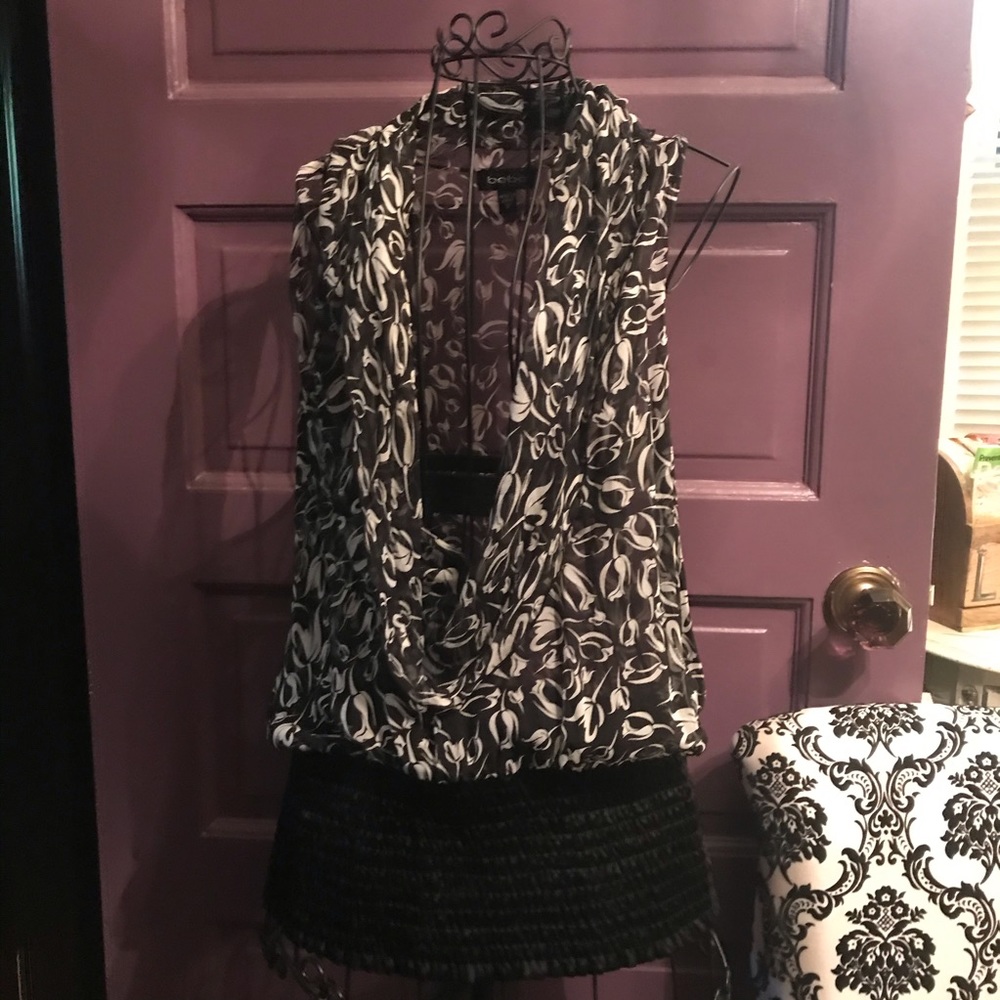 BEBE  Size S Chiffon Plunging Neckline Blouse